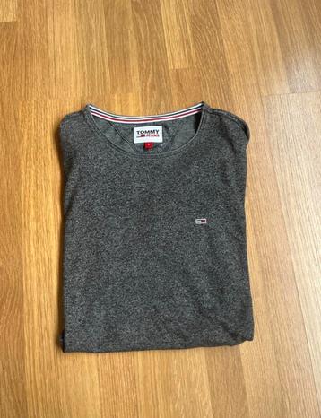 Tommy jeans shirt S beschikbaar voor biedingen