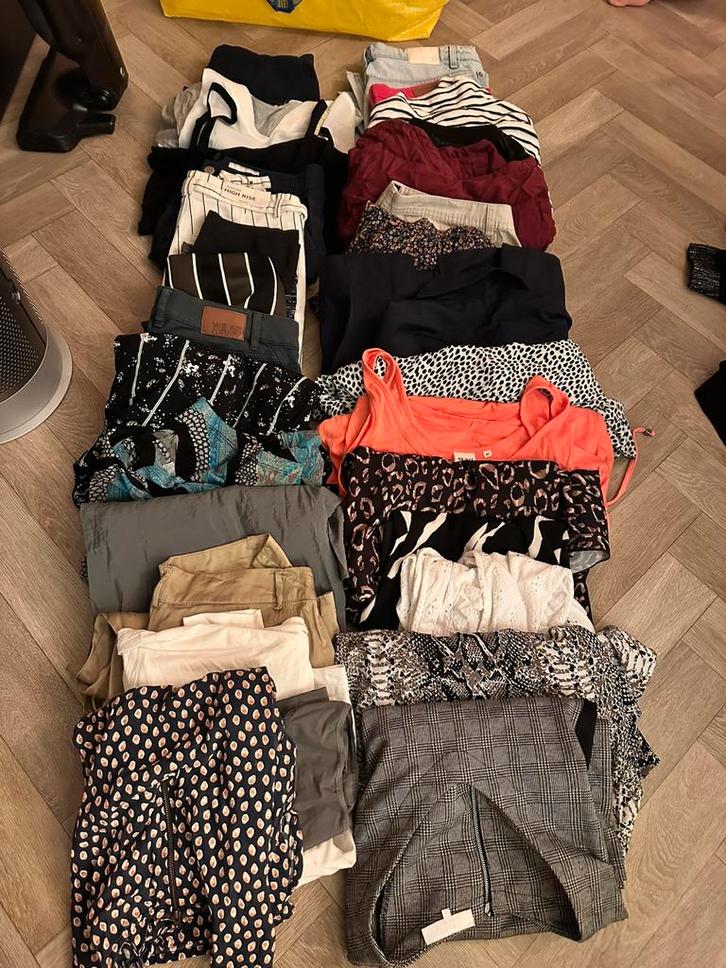 Partij inkoop dameskleding 30 stuks maat m, Kleding | Dames, Dames-kledingpakketten, Zo goed als nieuw, Maat 38/40 (M), Ophalen of Verzenden