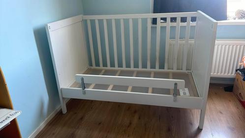 Ikea Sundvik ledikant / kinderbed 60x120 cm - evt 2 stuks, Kinderen en Baby's, Kinderkamer | Bedden, Gebruikt, Minder dan 140 cm