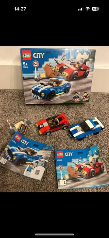 Lego city 60242 - politie arrestatie op snelweg beschikbaar voor biedingen