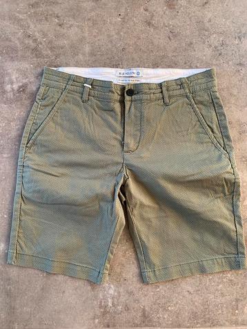 Korte broek maat w30 beschikbaar voor biedingen