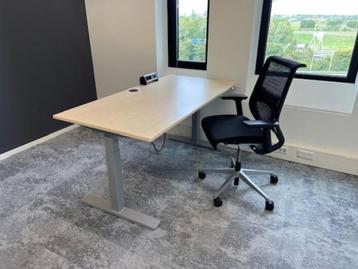 Kinnarps Zit-sta bureau met BachMann stopcontact, 6 stuks - afbeelding 17