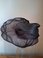 Hoed en/of tooitje/ fascinator, Ophalen of Verzenden, Zo goed als nieuw, One size fits all