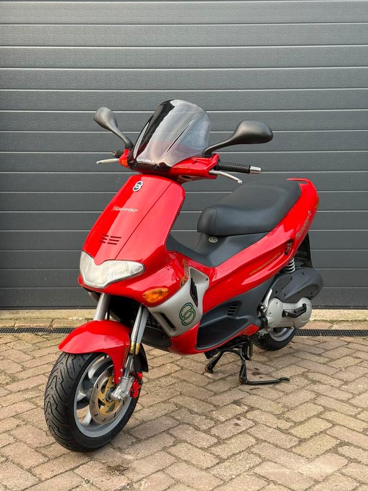 gilera runner 180cc UNIEK !!!, Fietsen en Brommers, Scooters | Piaggio, Zo goed als nieuw, Overige modellen, Benzine, Ophalen of Verzenden