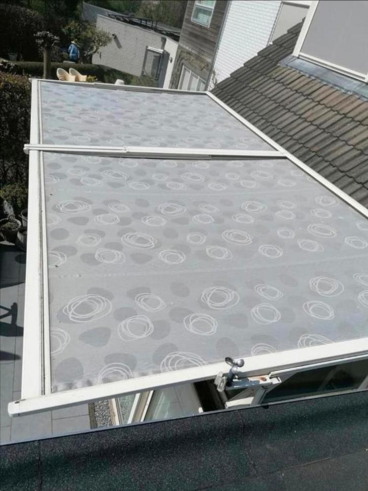 Mooiste Elektrisch Serrezonwering
op MP-592cm breed, Tuin en Terras, Zonneschermen, Zo goed als nieuw, Uitvalscherm, 300 cm of meer