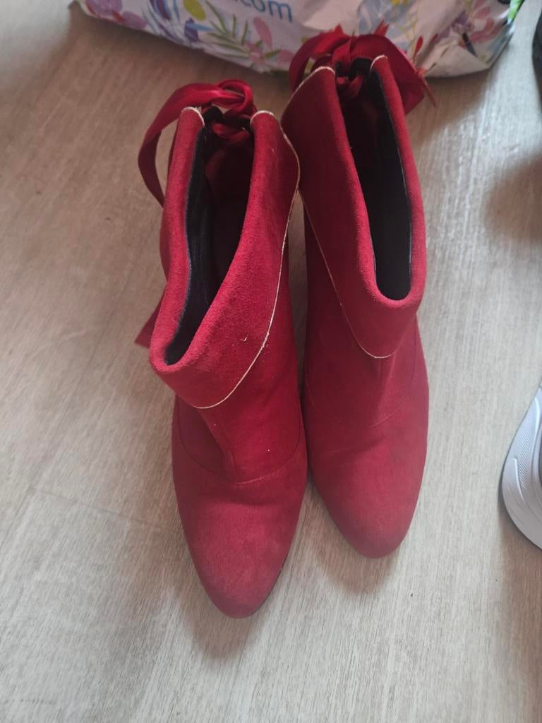 Van Dalen Rode Schoenen - Maat 41, Overige typen, Ophalen of Verzenden, Zo goed als nieuw, Van dalen