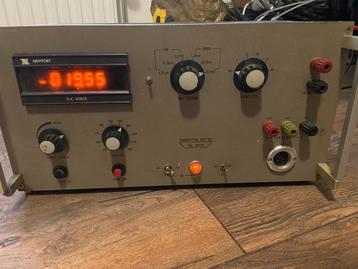 Militaire voeding / transmitter tester beschikbaar voor biedingen