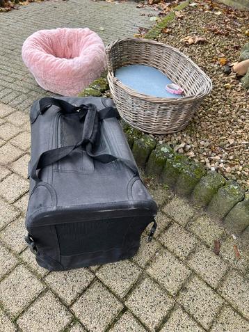 Honden/katten reis of fiets tas voor klein hondje beschikbaar voor biedingen