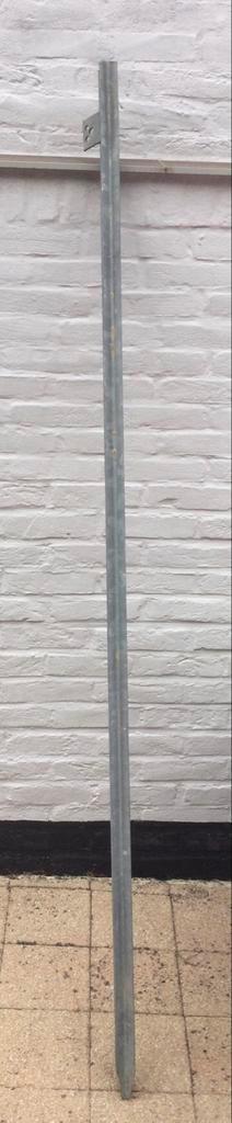 ZGAN. Zware aardpen 200cm ca 4 cm breed. Bliksemafleider  beschikbaar voor biedingen