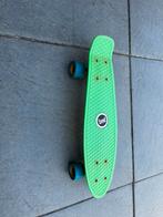 Skateboard, Groen met blauwe wielen, Ophalen, Zo goed als nieuw, Skateboard