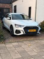 Audi A3 40 Tfsi e 204pk S-line 2021 trekhaak, Auto's, Audi, Zwart, 1535 kg, Leder en Stof, Wit