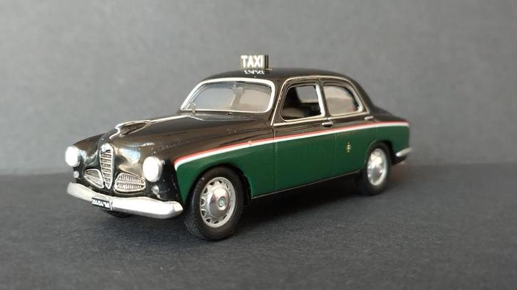 Alfa Romeo 1900 TI Taxi 1:43 M4 Pol, Hobby en Vrije tijd, Modelauto's | 1:43, Zo goed als nieuw, Verzenden