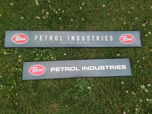 2 x Reclamebord Petrol  Industries, Verzamelen, Merken en Reclamevoorwerpen, Zo goed als nieuw, Reclamebord, Ophalen of Verzenden