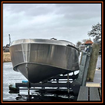 De Bootlift 2000 KG | Bootliften  beschikbaar voor biedingen