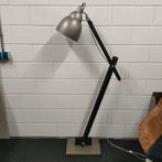 Industriële Vloerlamp (Outlet De Overkant), Gebruikt, Ophalen of Verzenden, Nb, Hout