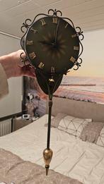 Pendule hangklok, Ophalen of Verzenden, Gebruikt, Analoog, Wandklok