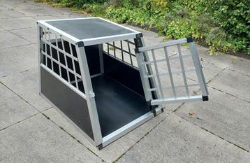 Hondenbench te koop beschikbaar voor biedingen