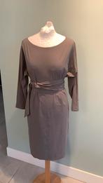 LaDress Carla s of m zgn jurk taupe travelstof met sash, Kleding | Dames, Jurken, LaDress, Beige, Knielengte, Maat 38/40 (M)