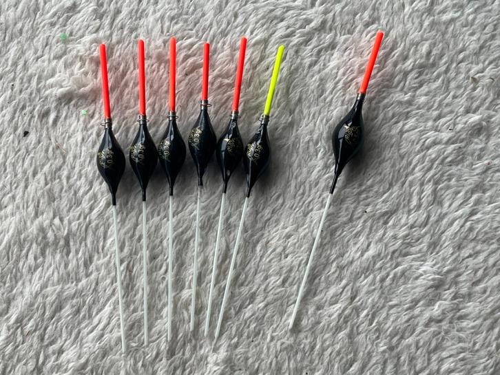 adv 342 / NIEUW set 7 dobbers RIZOV, Watersport en Boten, Hengelsport | Witvissen, Nieuw, Dobber of Lood, Verzenden