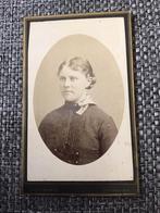 CDV, Vrouw, J.H. Slaterus, Leeuwarden, Carte de Visite 10, Verzamelen, Foto's en Prenten, Ophalen of Verzenden, Voor 1940, Gebruikt