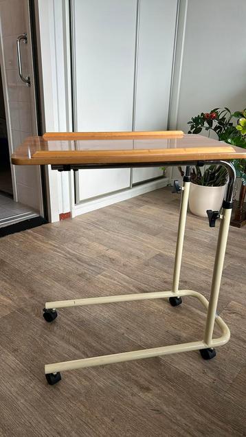 Bedtafel beschikbaar voor biedingen