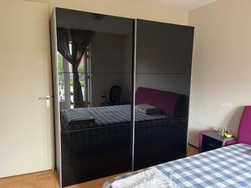 Zwarte Schuifdeurkast – ca. 200x62x215 cm beschikbaar voor biedingen