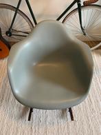 Vitra Eames RAR Schommelstoel, Zo goed als nieuw, Vitra eames schommel stoel, Ophalen, Hout