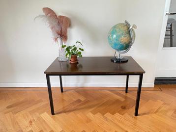 Tafeltje vintage bijzettafeltje tafel salontafel stalen hout beschikbaar voor biedingen