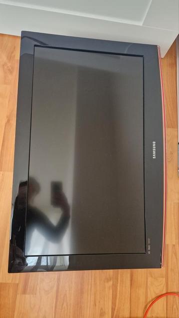 Samsung LE32B450C4W 32 inch LCD TV beschikbaar voor biedingen