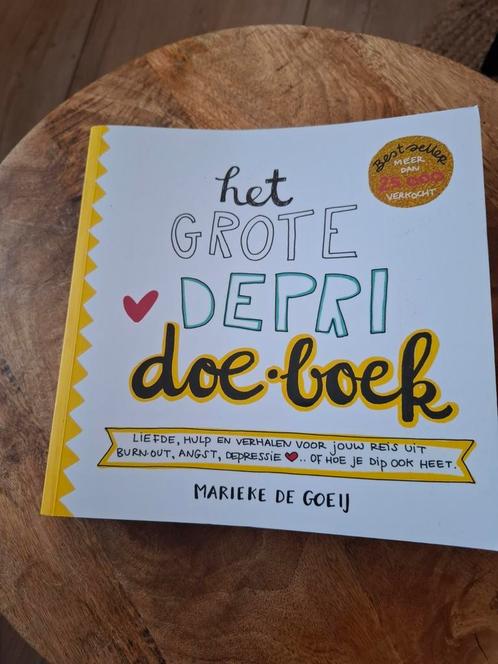 Marieke de Goeij - Het grote depri Doe-Boek, Boeken, Psychologie, Zo goed als nieuw, Ophalen of Verzenden