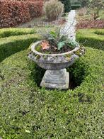 Betonnen tuinvaas met sokkel, Ophalen, Zo goed als nieuw