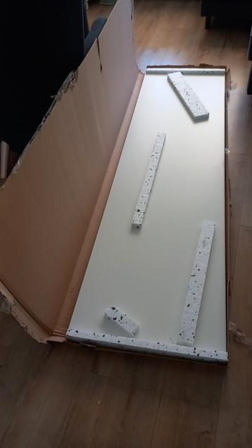 Nieuw wit stevig blad 210 X 60 beschikbaar voor biedingen