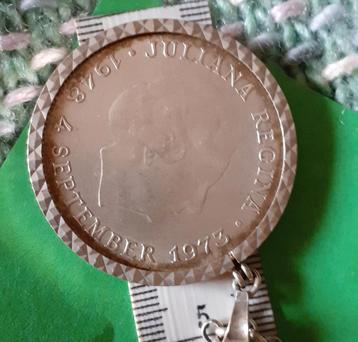 Zilveren 10 gulden juliana hanger met ketting 1973  beschikbaar voor biedingen