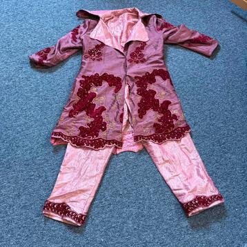 Unieke Jas met bijbehorende broek beschikbaar voor biedingen