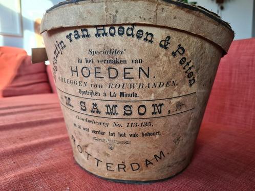 Antieke hoed in antieke hoeddoos, Kleding | Heren, Hoeden en Petten, Gedragen, Hoed, 57 cm (M, 7⅛ inch) of minder, Ophalen