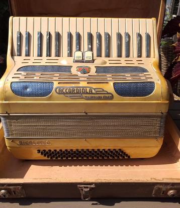 Accordeon Rigoltetto   camerano italy. beschikbaar voor biedingen