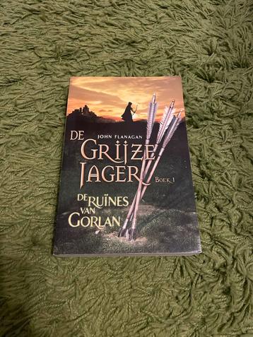 De Grijze Jager - De Ruïnes van Gorlan (Boek 1) beschikbaar voor biedingen