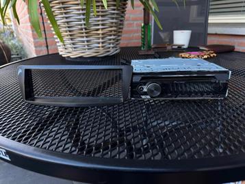 Pioneer DEH-S320BT Autoradio + Frame Peugeot 107/C1/Aygo beschikbaar voor biedingen