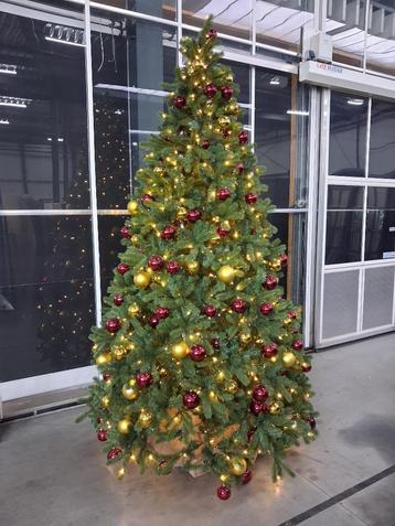 Kerstboom 300 cm! incl. verlichting en kunststof ballen  beschikbaar voor biedingen