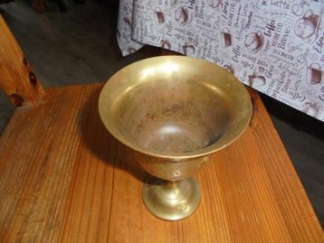 messing beker beschikbaar voor biedingen