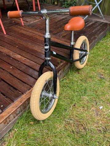 Loopfiets Sjoef (zwart) beschikbaar voor biedingen