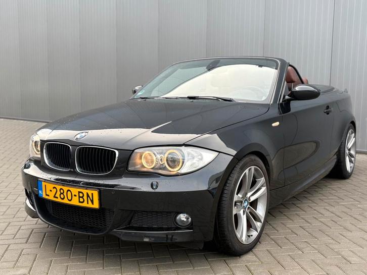 BMW 1-Serie 2.0 120I Cabrio AUT 2008 Zwart, Auto's, BMW, Particulier, 1-Serie, Benzine, C, Cabriolet, Automaat, Geïmporteerd, Zwart