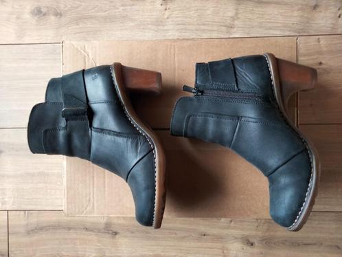 Enkellaarsjes van het merk El Naturalista in maat 40, Kleding | Dames, Schoenen, Zo goed als nieuw, Lage of Enkellaarzen, Zwart