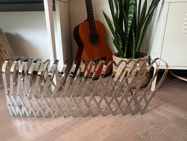 Vintage uitschuifbaar design Magazinerek of Platenrek, Huis en Inrichting, Woonaccessoires | Krantenbakken en Lectuurbakken, Zo goed als nieuw