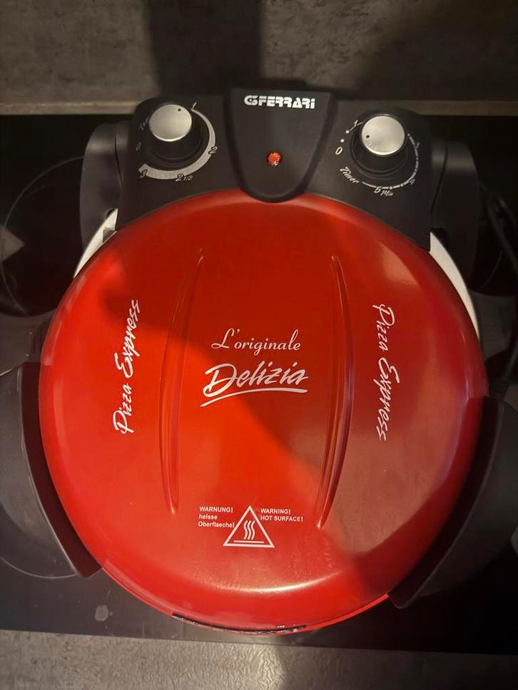 Pizza oven - Ferrari Delizia, Tuin en Terras, Pizzaovens, Zo goed als nieuw, Ophalen of Verzenden