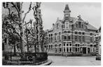 Uithuizen Gemeentehuis  Gelopen Ansichtkaart (B7454), Ophalen of Verzenden, 1960 tot 1980, Gelopen