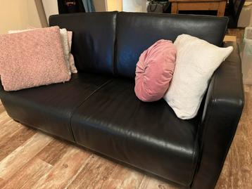 Zwart leren bankstel beschikbaar voor biedingen