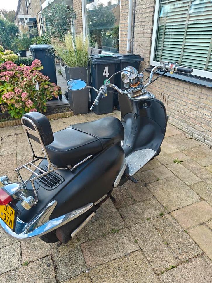 TYM GT2 Scooter - Retro uiterlijk, intern nieuw!, Fietsen en Brommers, Scooters | Vespa, Nieuw, Overige modellen, Maximaal 45 km/u