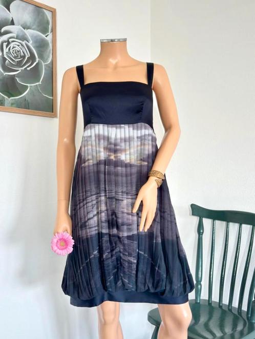 Mais Il Est zomerjurkje maat 38 - plissé, Kleding | Dames, Jurken, Zo goed als nieuw, Maat 38/40 (M), Blauw, Boven de knie, Ophalen of Verzenden