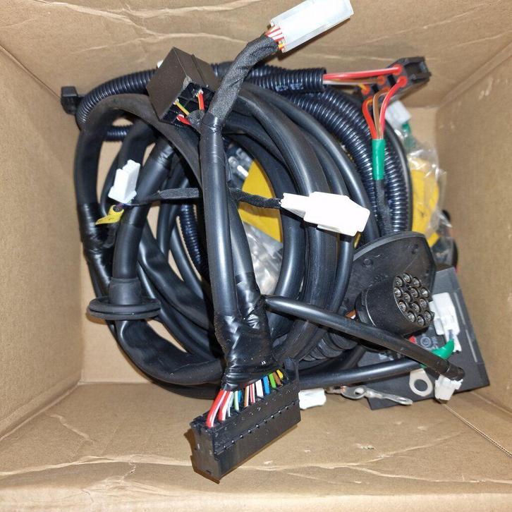 Trekhaak kabelset 13 polig PW5D002573 nieuw Toyota Dodatna C, Auto-onderdelen, Elektronica en Kabels, Nieuw, Ophalen of Verzenden